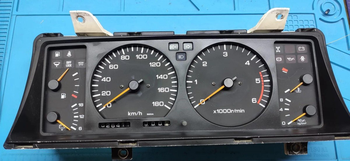 Панель Ниссан Патрол y60