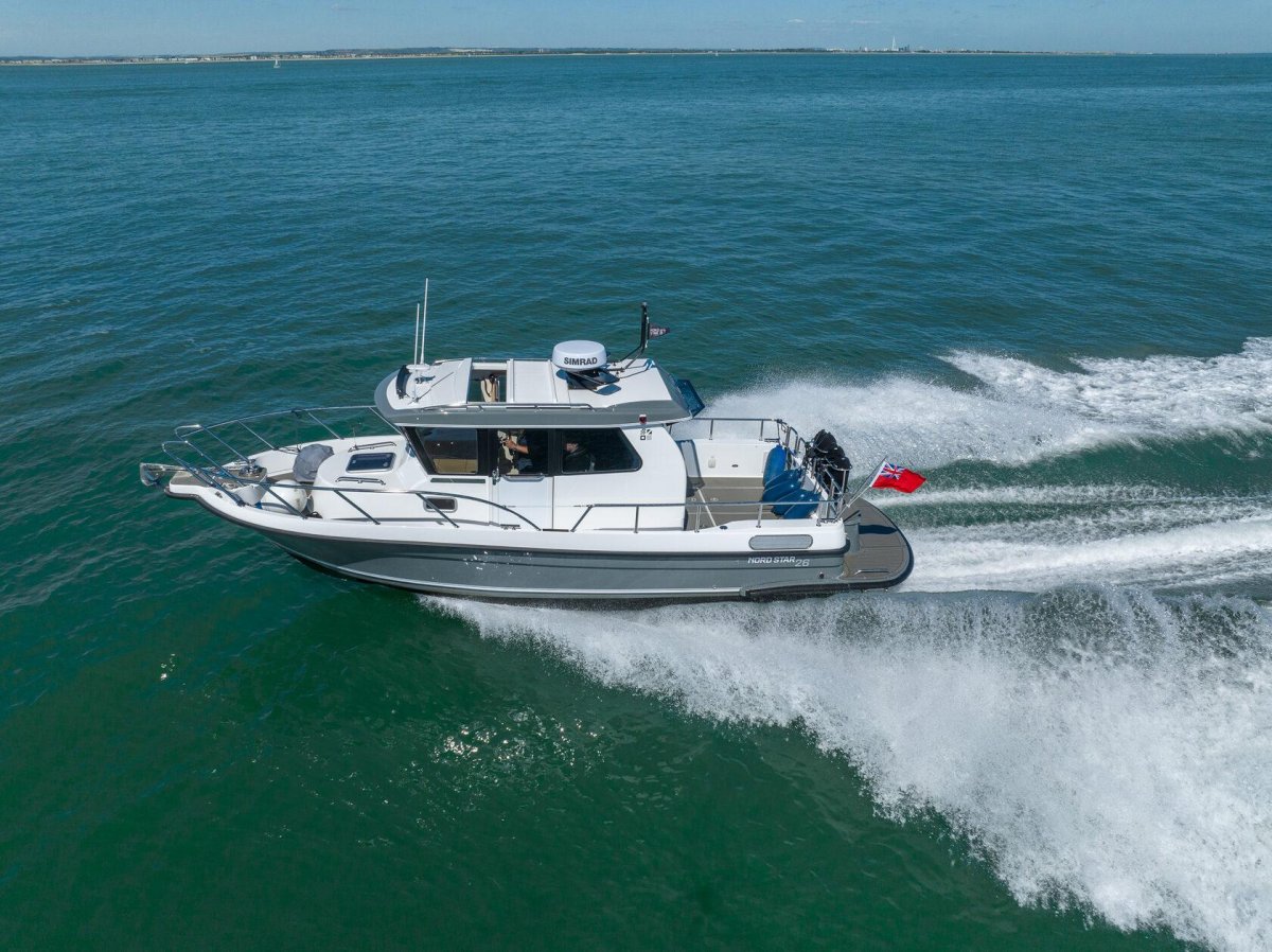 Экспедиционный катер