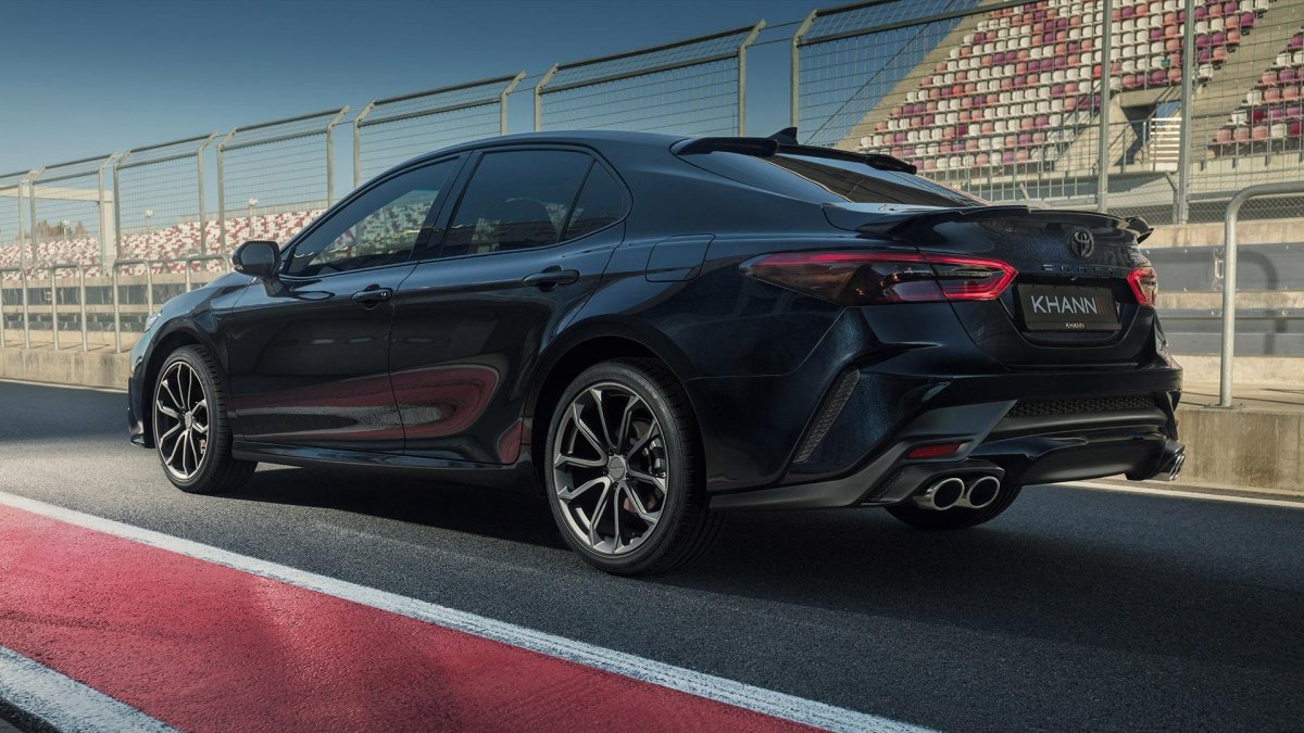 Toyota Camry 70 Khann