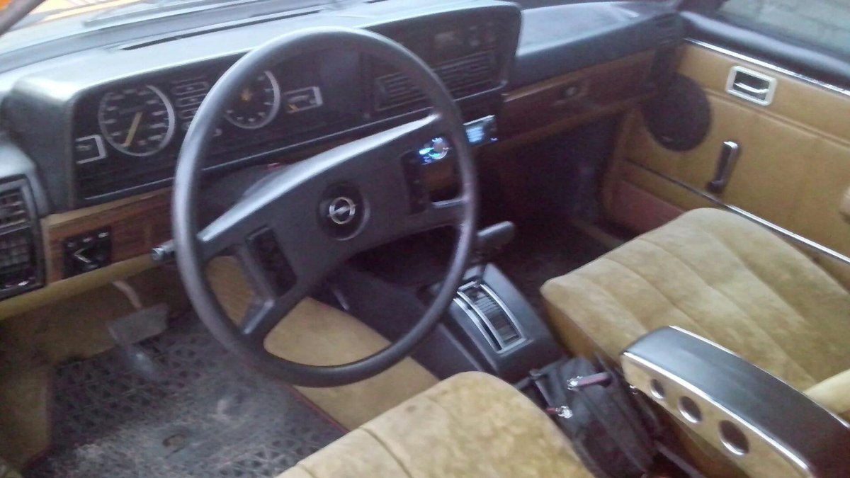 Opel Commodore 1982 салон