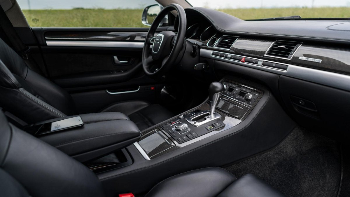 Audi s8 2008 салон