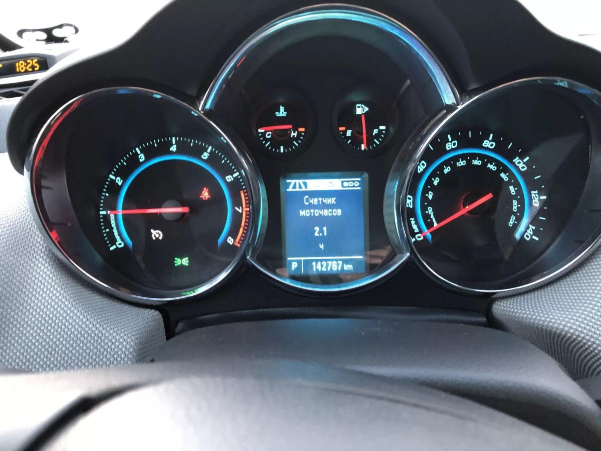Панель приборов Шевроле Круз 1.6 автомат