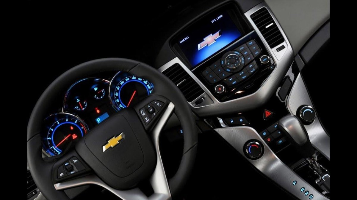 Торпеда Шевроле Круз 2012