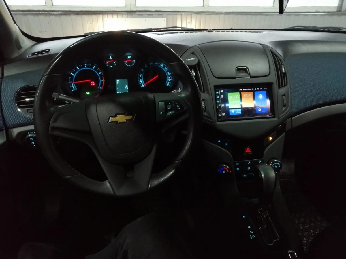 Панель Шевроле Круз 2010