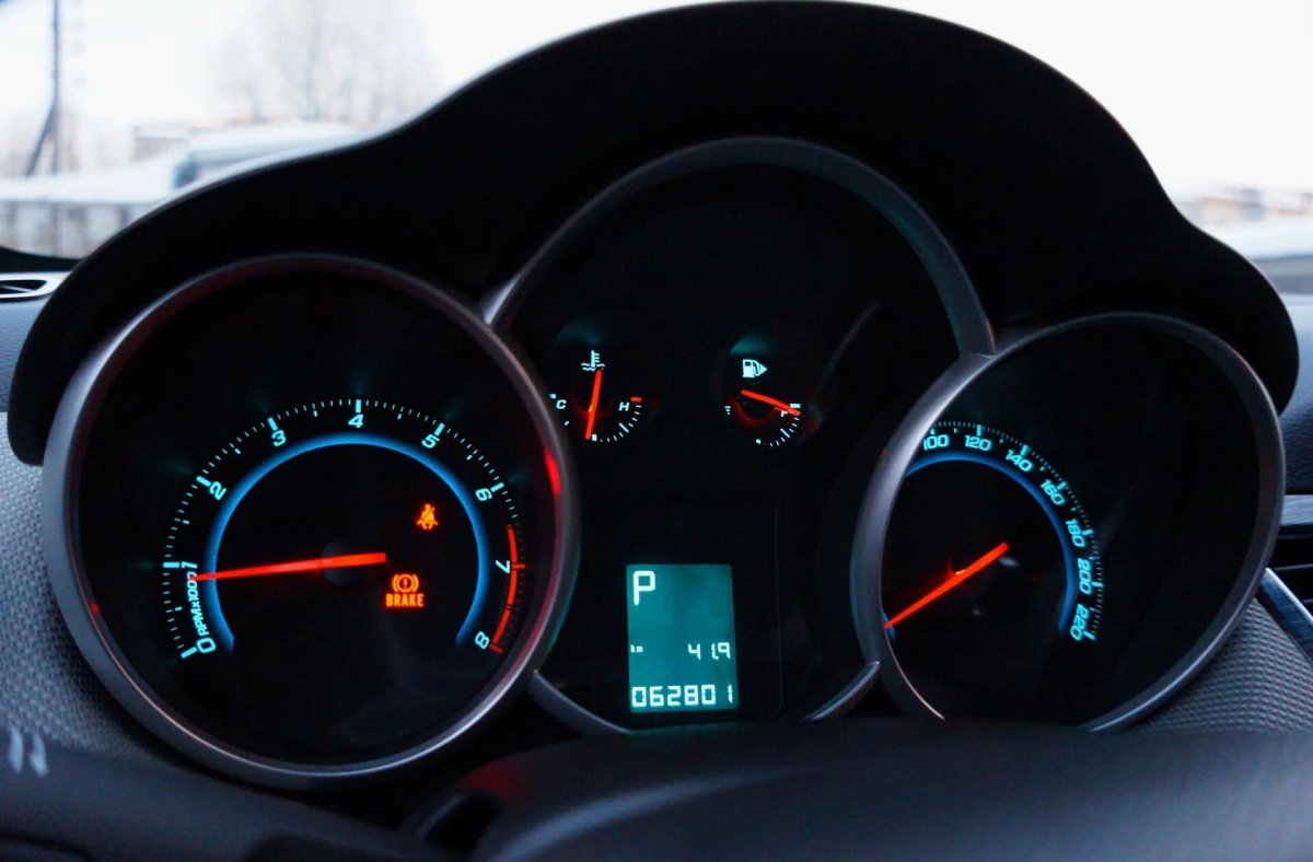 Панель приборов Chevrolet Cruze