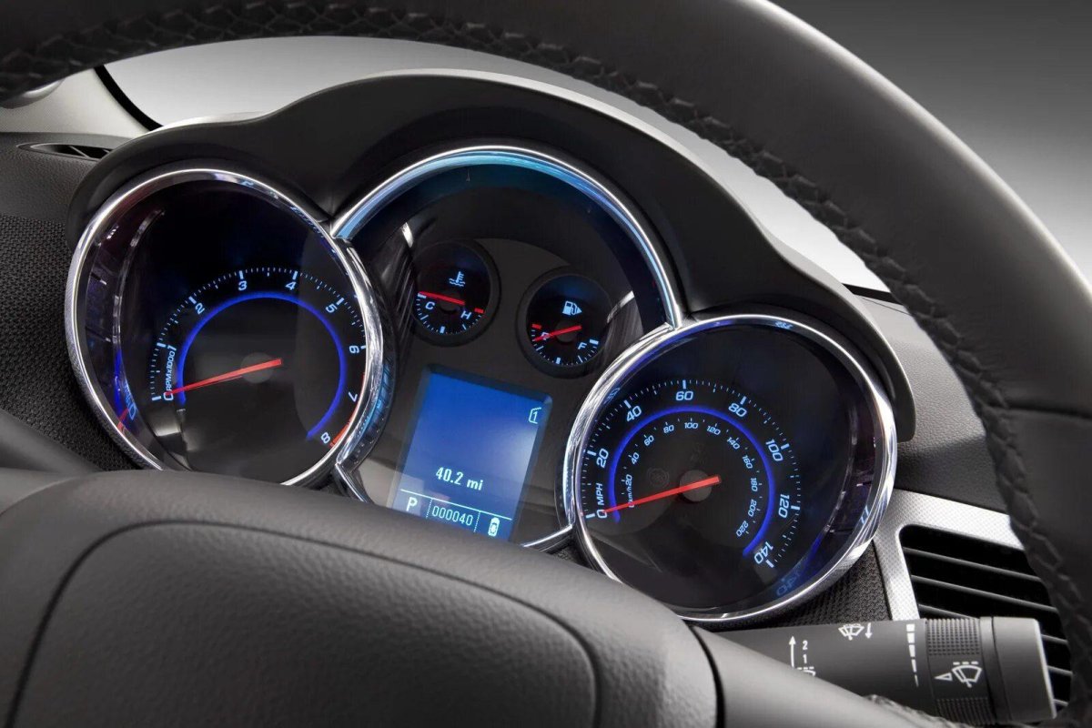 Панель приборов Шевроле Круз 2012