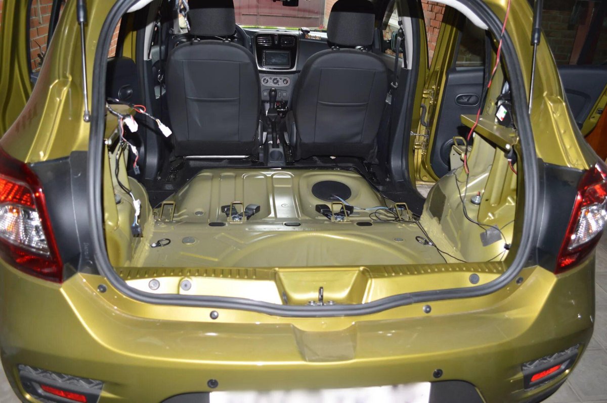 Багажник Рено Сандеро степвей 2