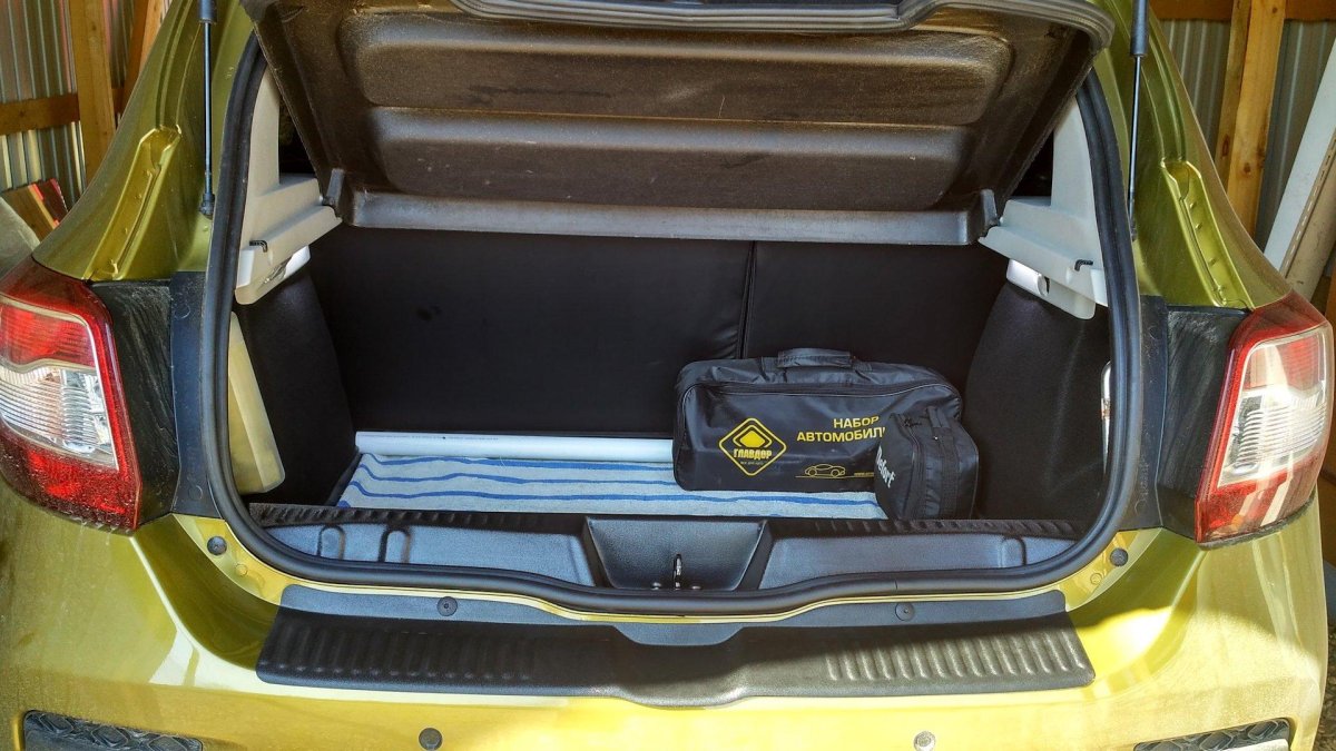 Renault Sandero Stepway 2020 багажник