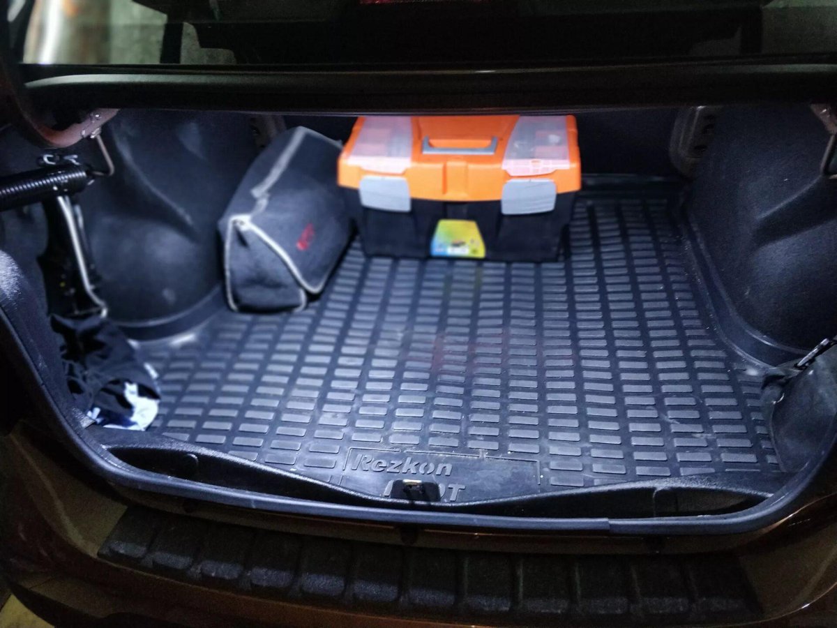 Renault Sandero 2 багажник