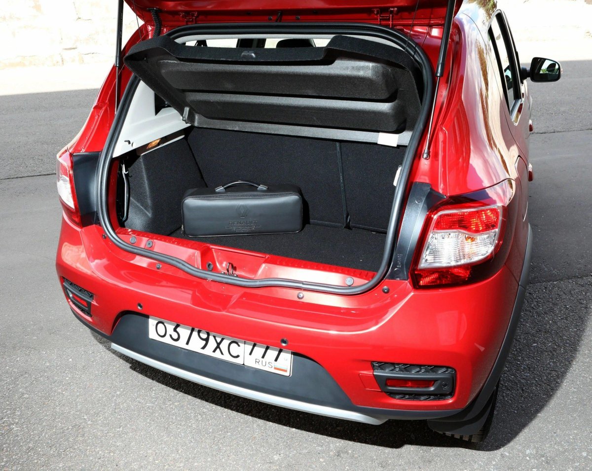 Renault Sandero Stepway 2017 багажник