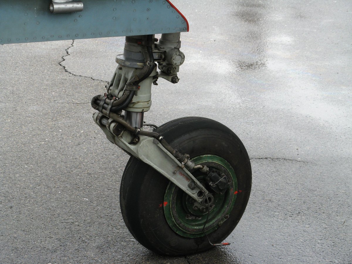 Стойки шасси миг-21