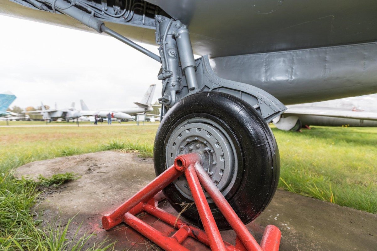 Миг-15 бис шасси