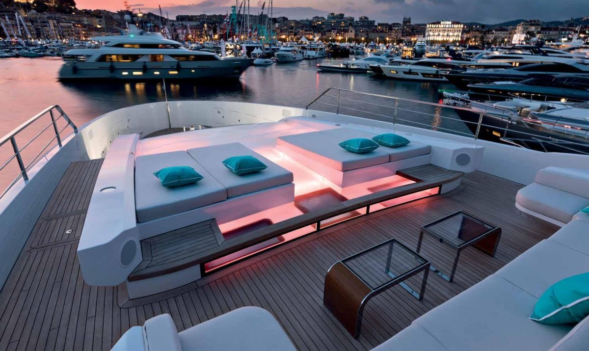 Яхта Mangusta Oceano