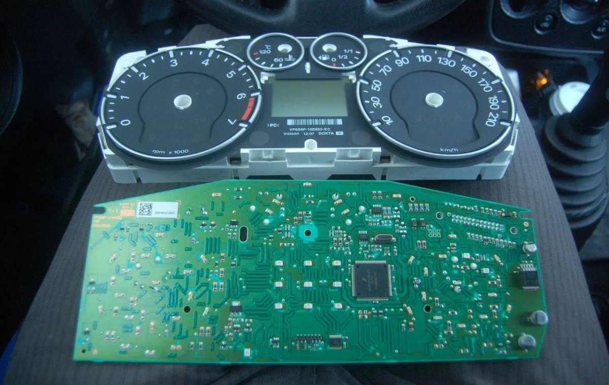 Ford Fusion 2008 плата приборной панели