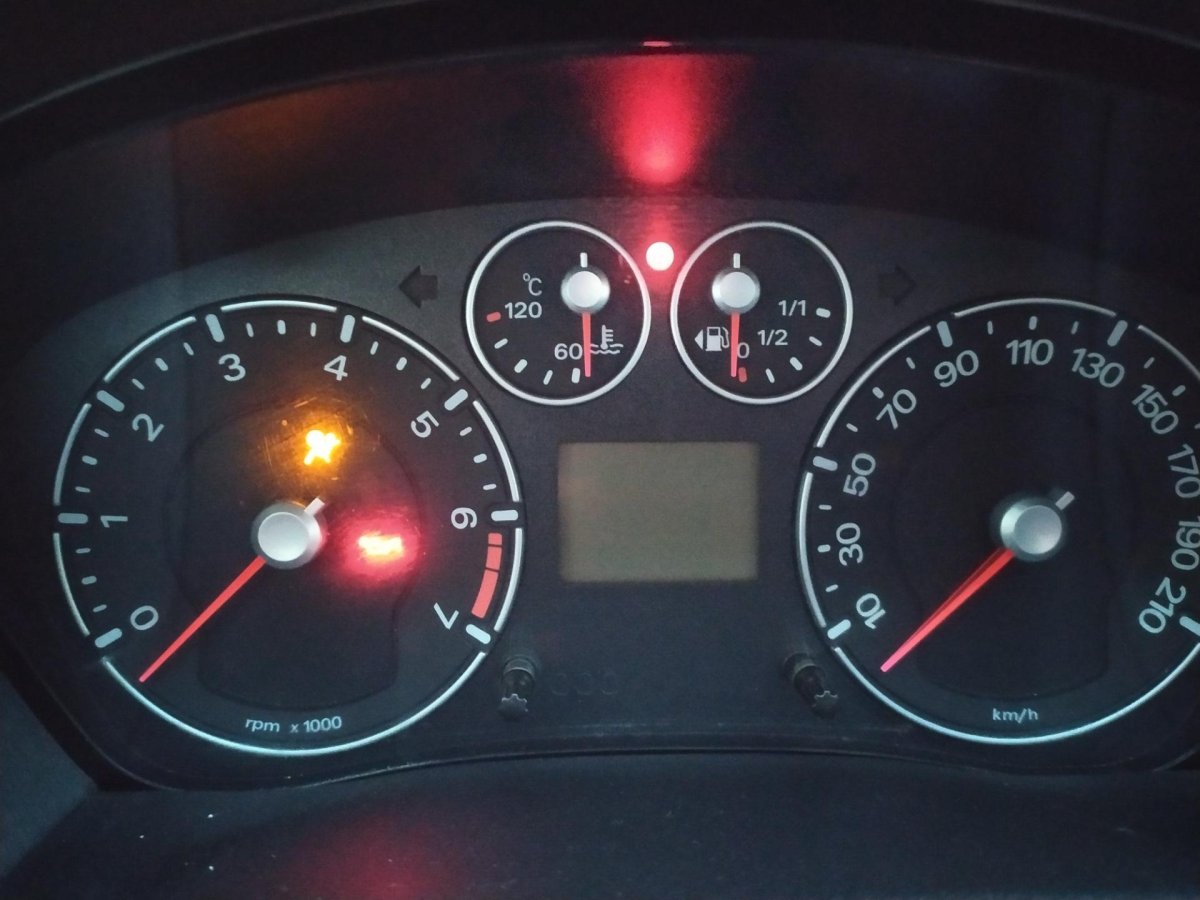 Приборная панель Ford Fusion 2008