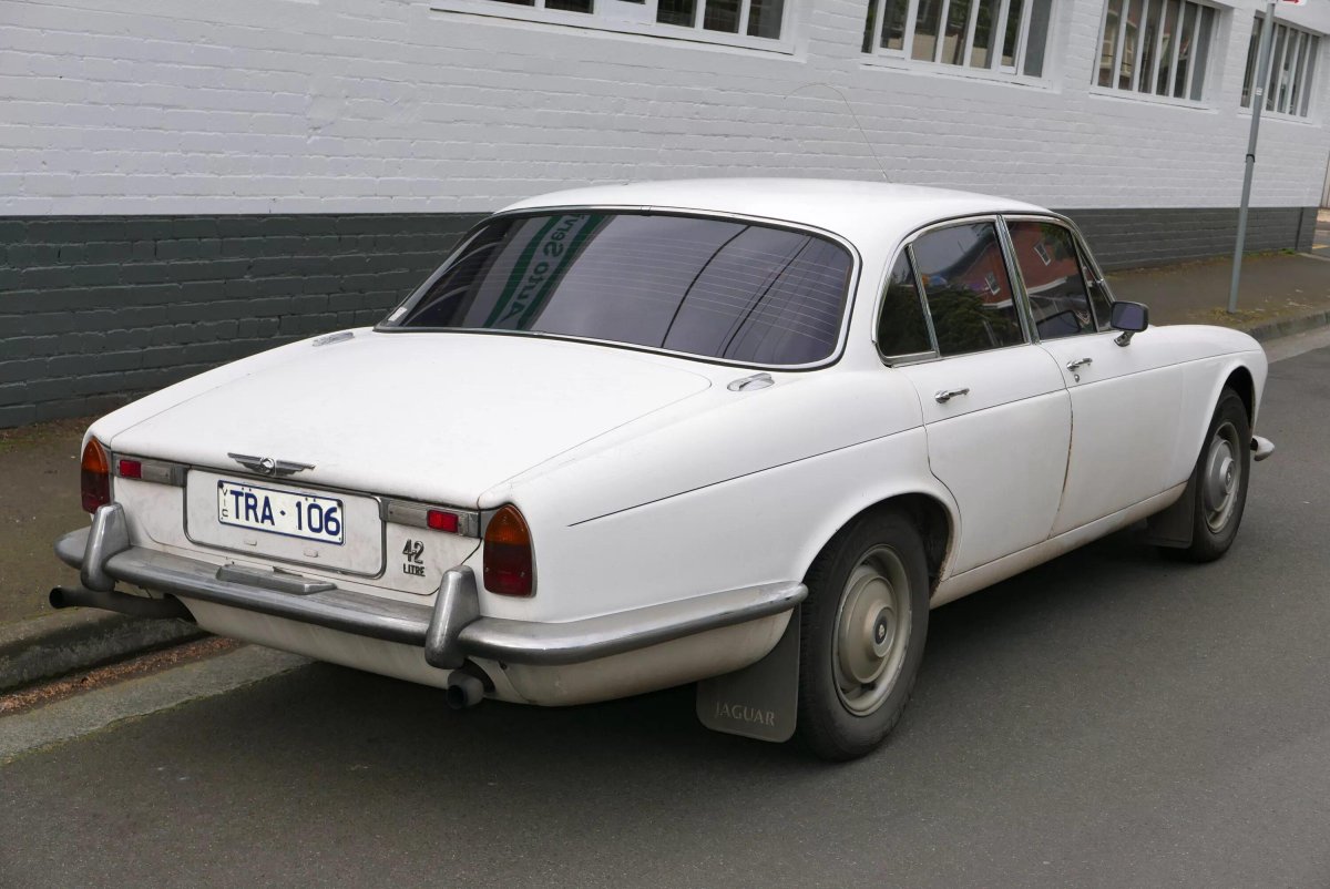 Jaguar xj6