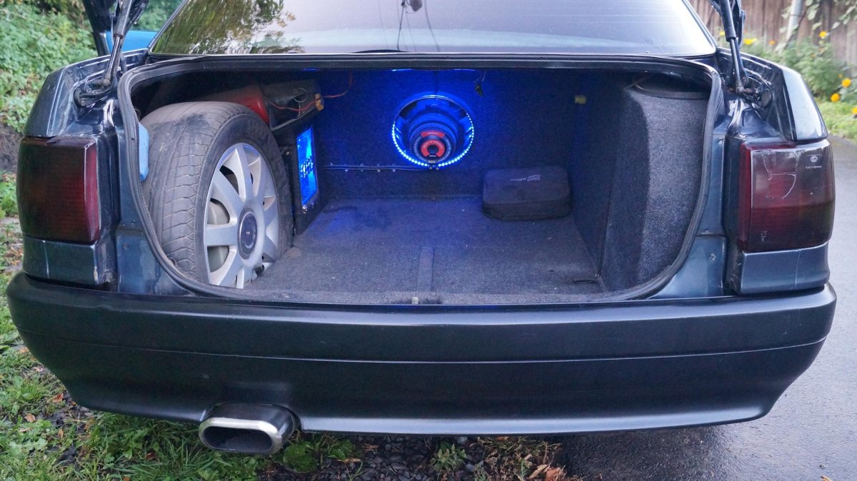 Audi 80 b4 багажник