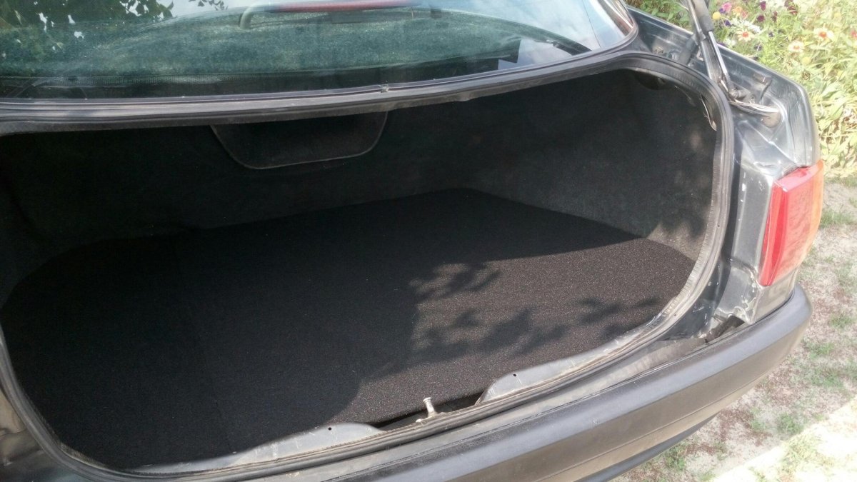 Ровный пол багажника Ауди 80 б3