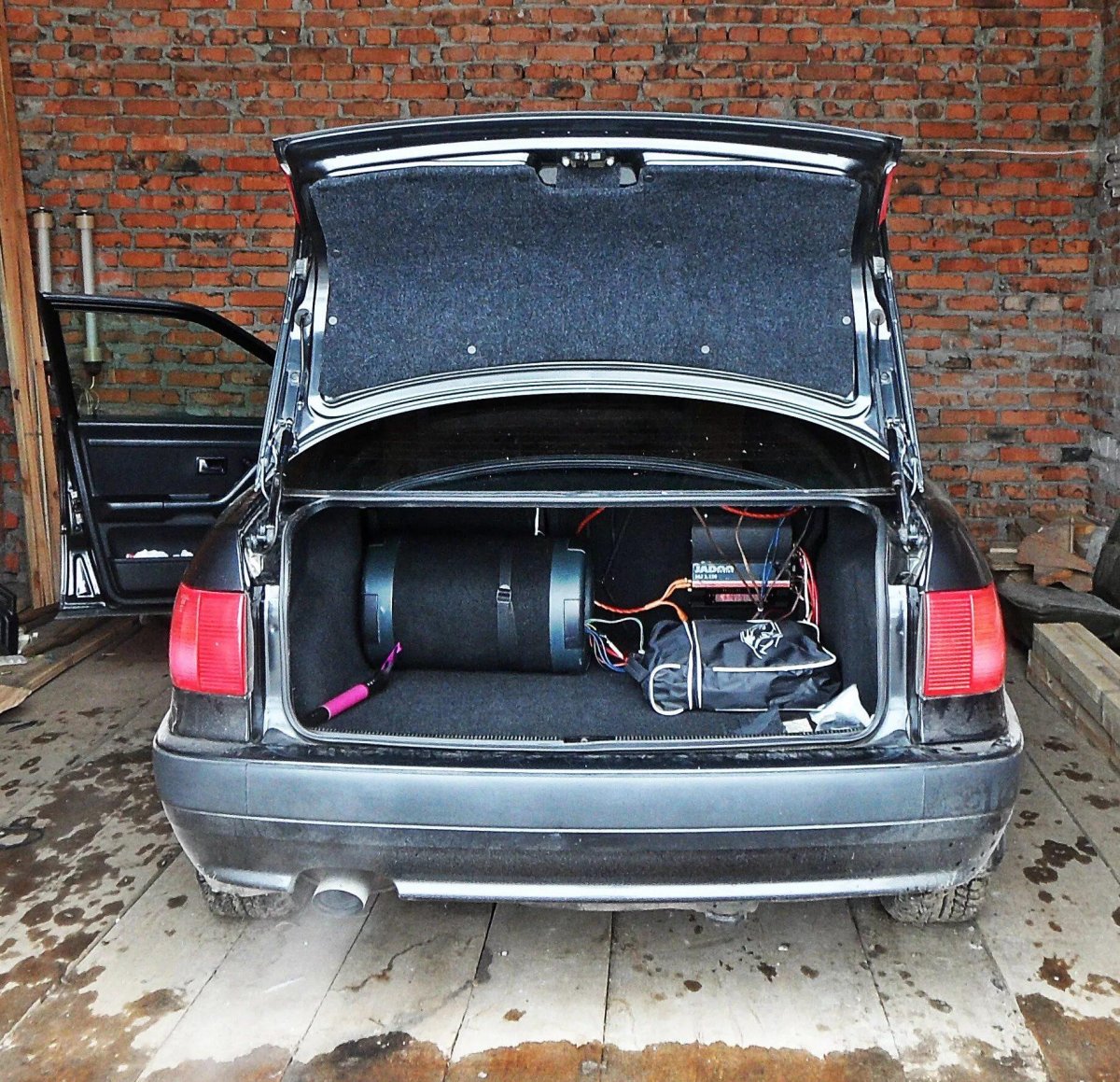 Багажник Ауди 80 б4 седан