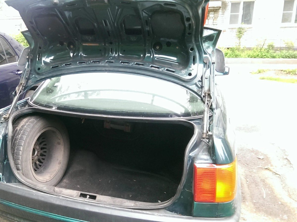 Audi 80 багажник