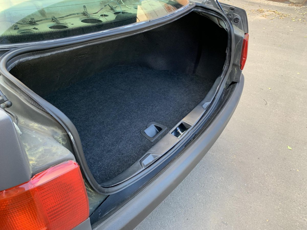 Вентиляция в багажнике Ауди 100 44