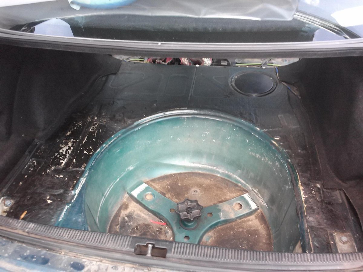 Багажник Ауди 80 б4 седан