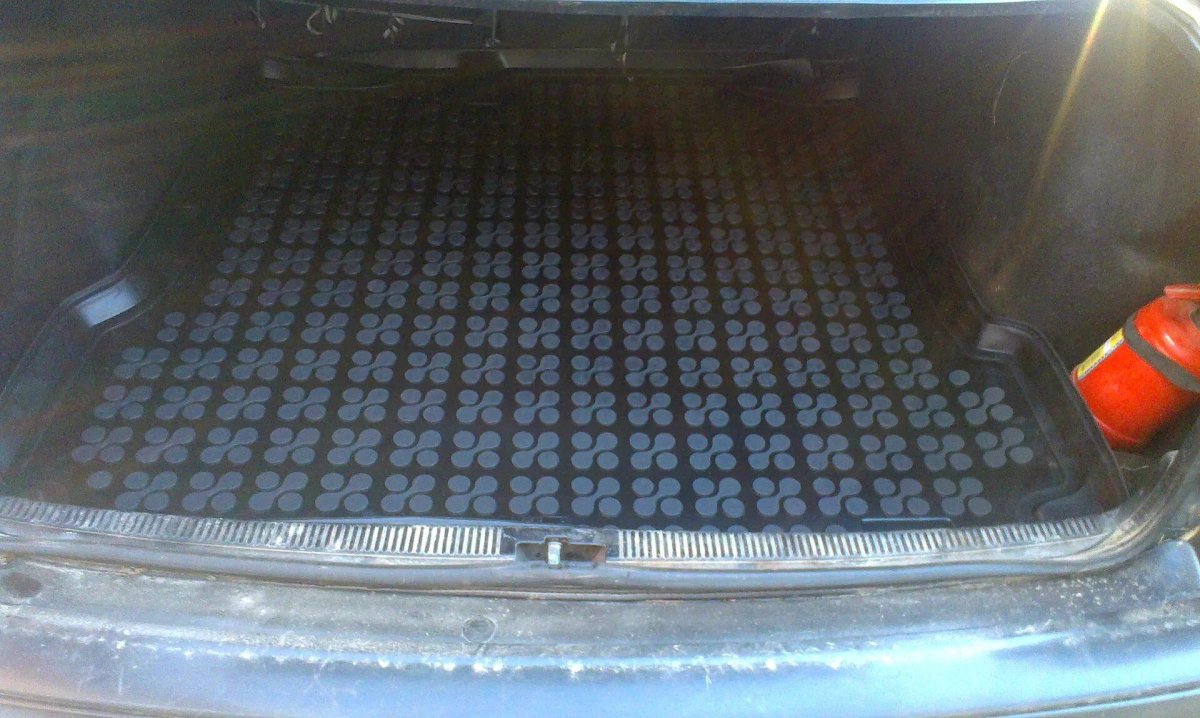 Багажник Ауди 80 б4 седан