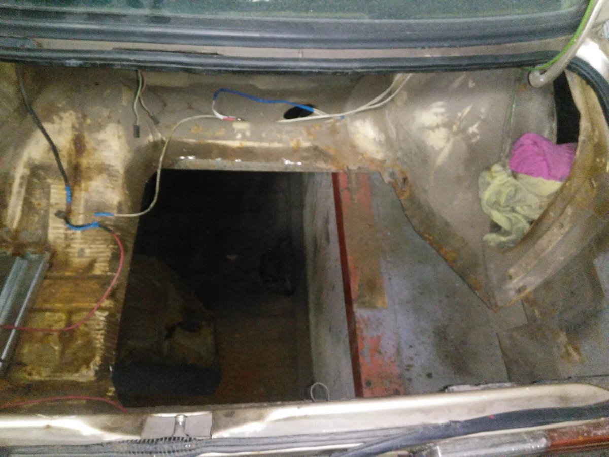 Ауди 80 b2 днище