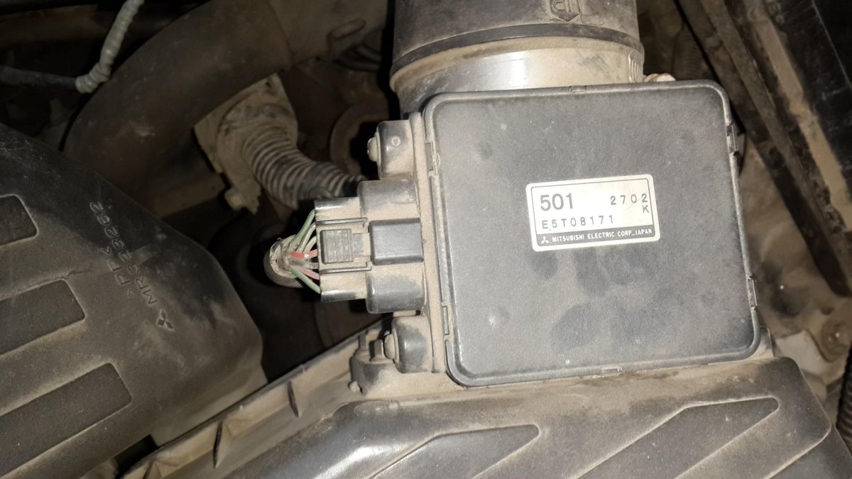 ДМРВ Mitsubishi Galant 2.4