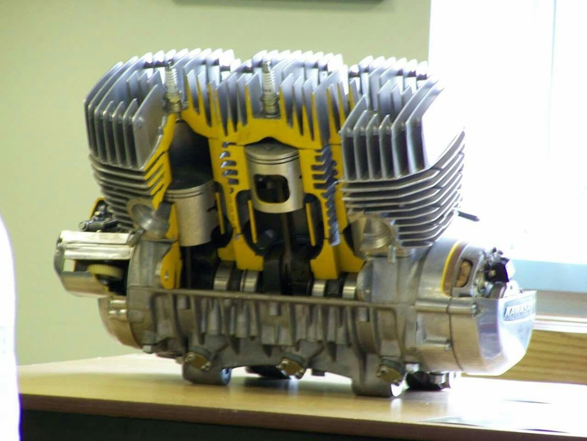 Двухтактный v8