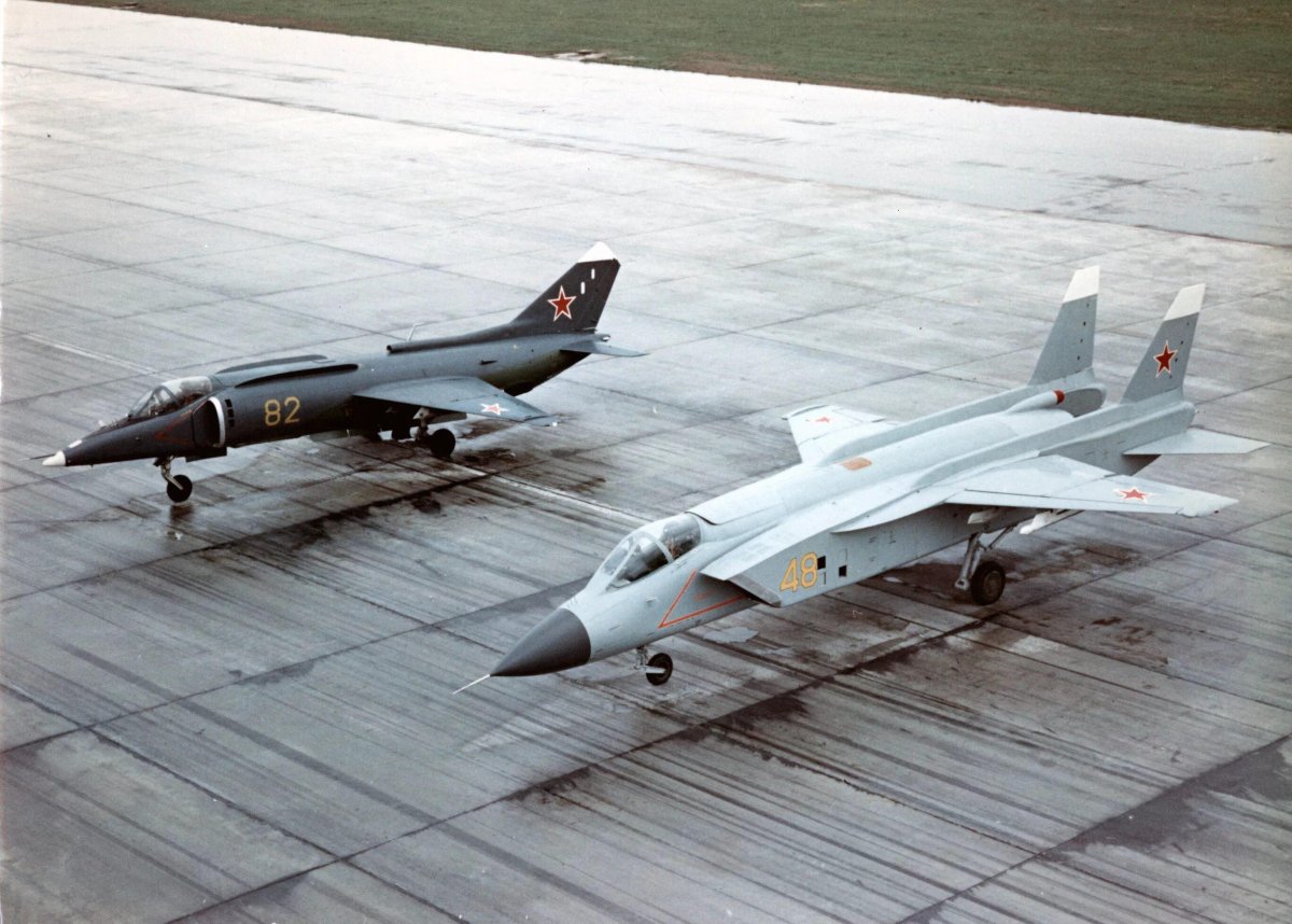 Як-141 палубный истребитель