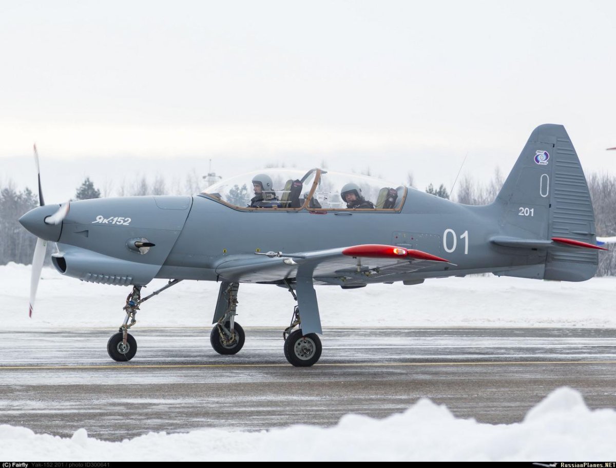 Як 152