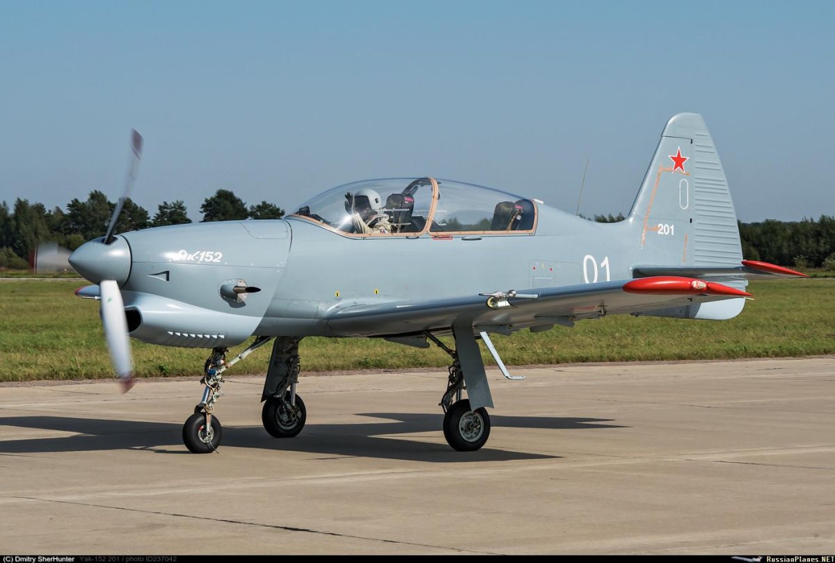 Як 152