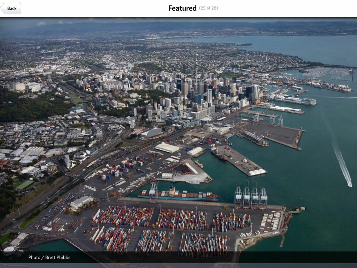 Оклендский порт