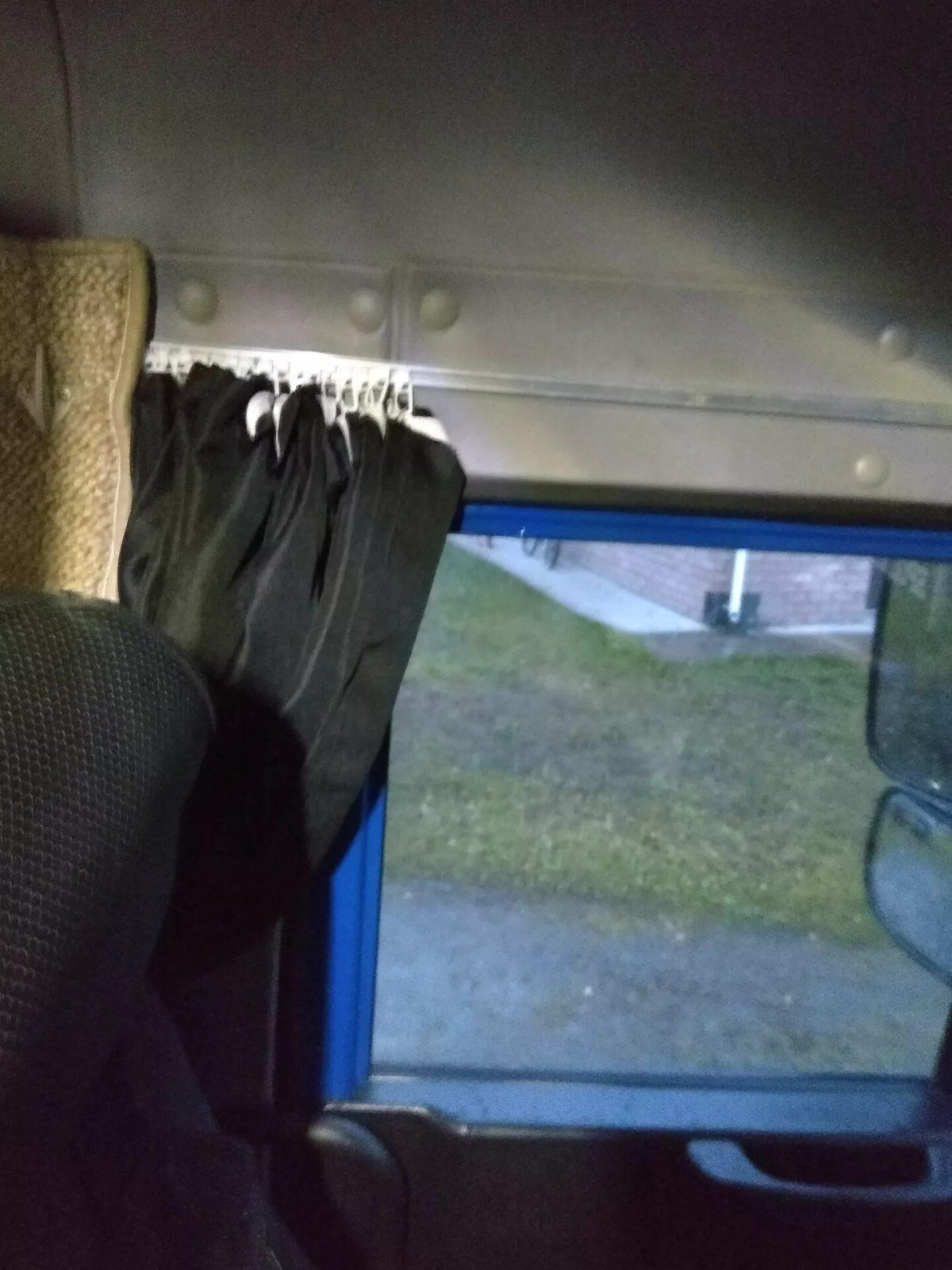 Шторки в кабину на КАМАЗ 4308