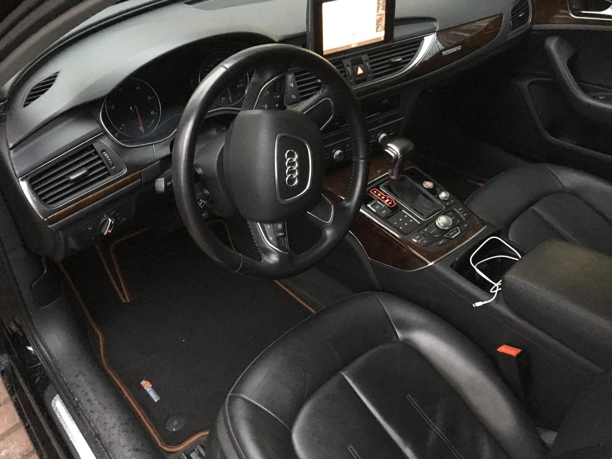 Ауди а6 черная салон