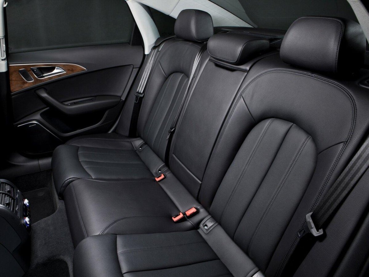 Audi a6 c6 салон сзади