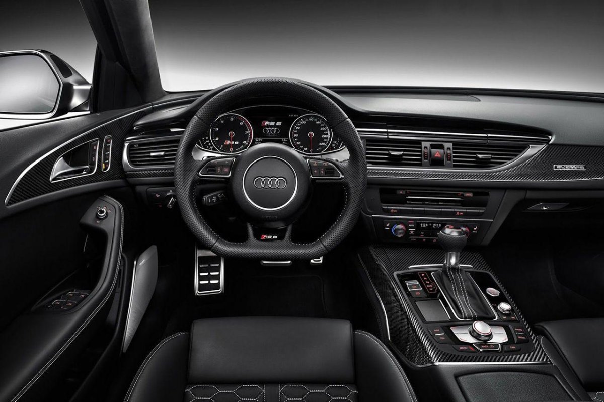 Audi rs6 avant Interior