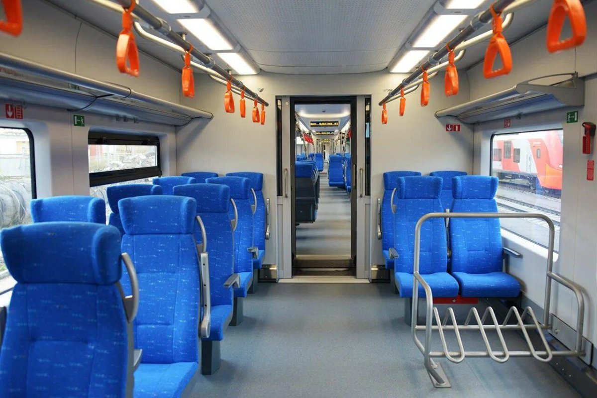 Комфорт поезд Ласточка 820