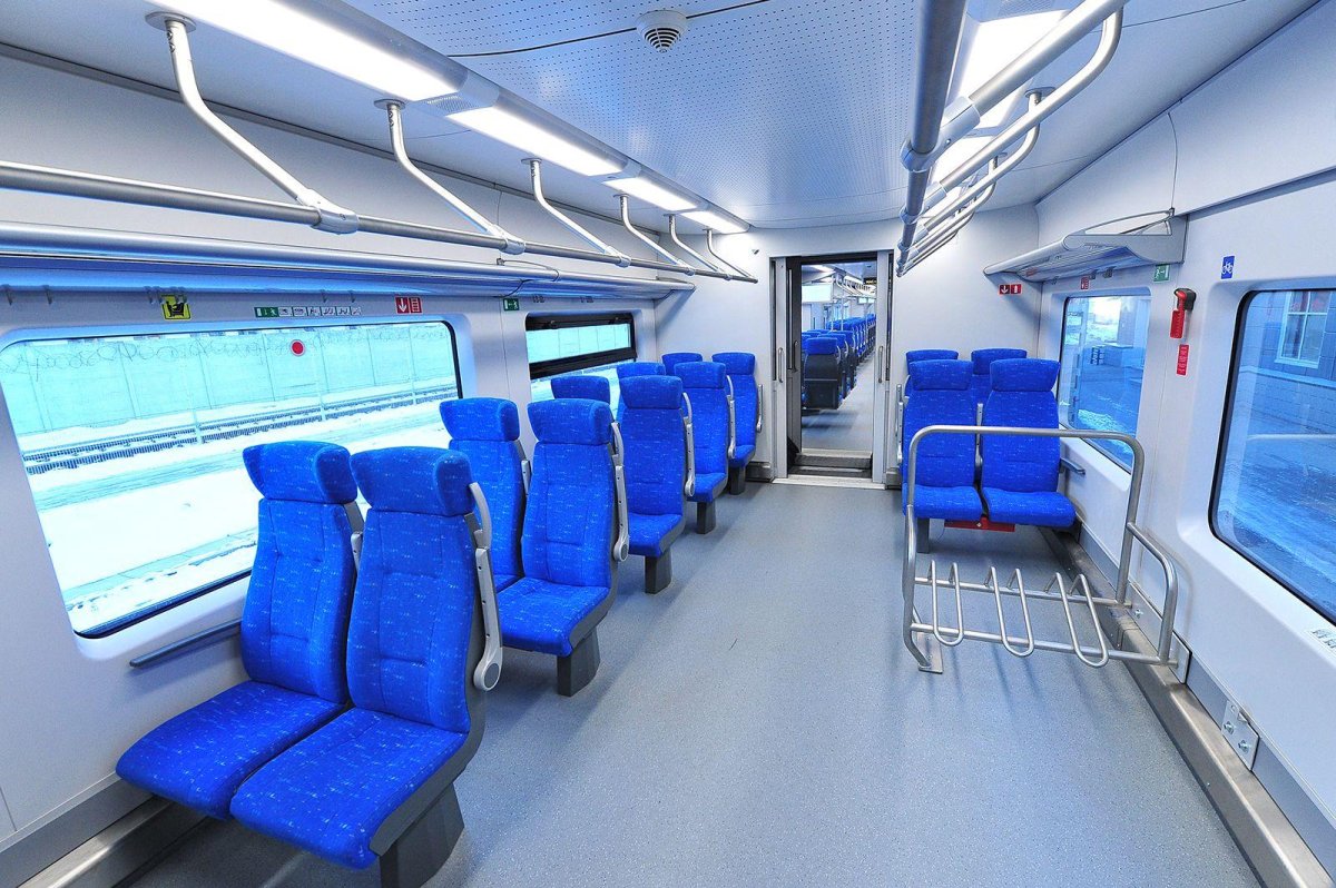 Комфорт поезд Ласточка 820