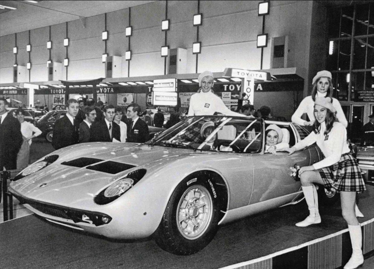 Ламборджини Миура 1966