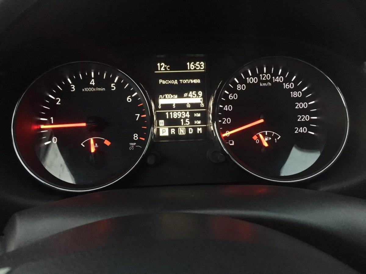 Nissan Qashqai 2008 приборная