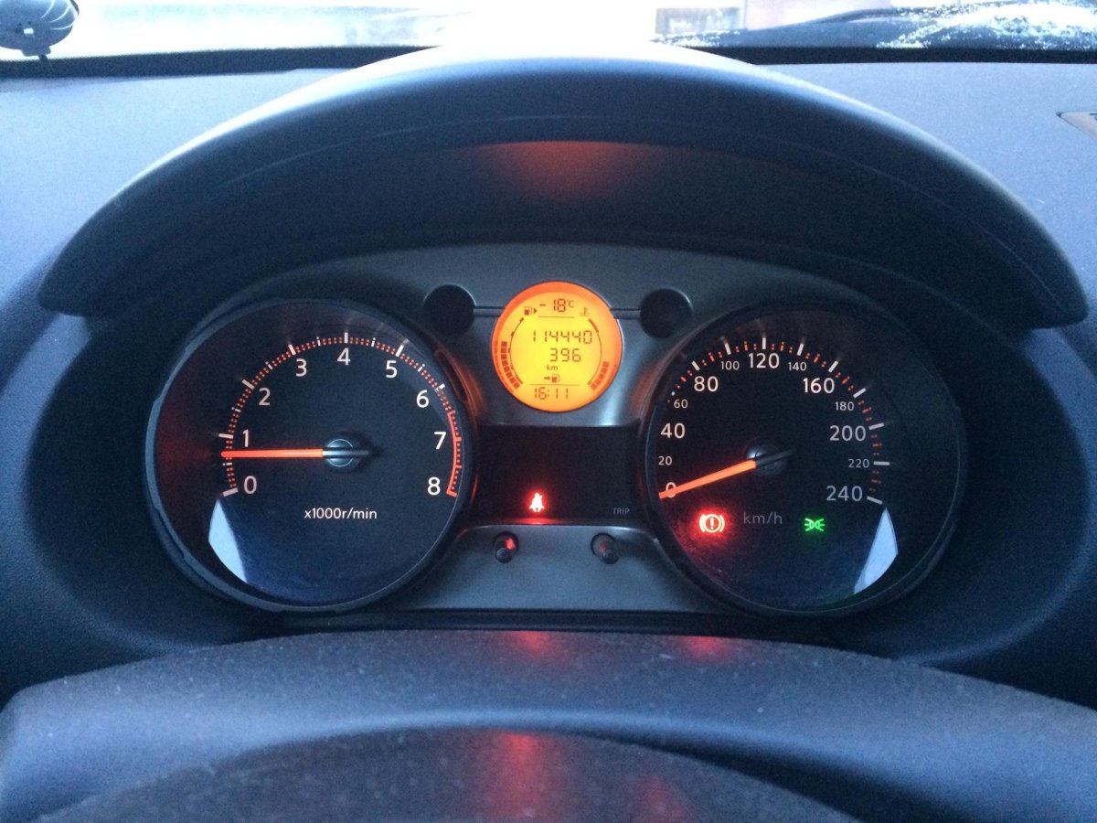 Nissan Qashqai 2008 приборная