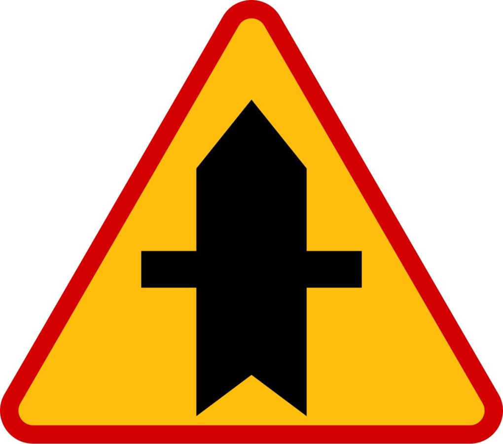 Знак дорожный 2.3 "примыкание второстепенной дороги"