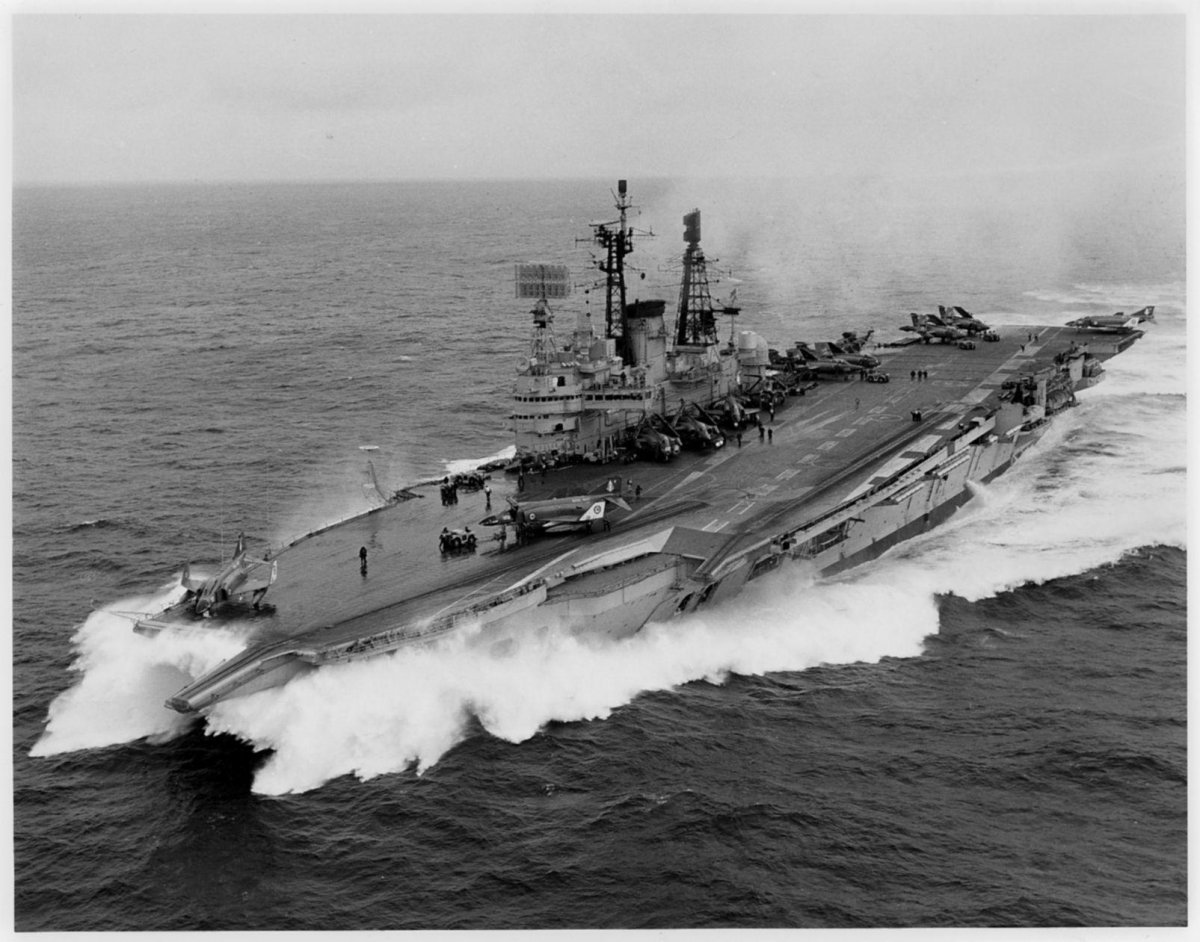 HMS Ark Royal r09