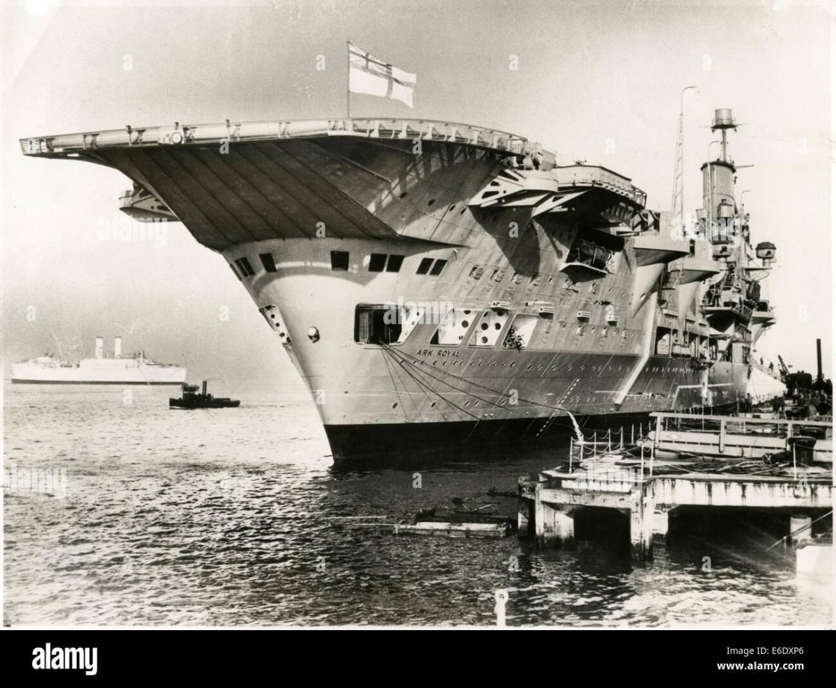 Авианосец HMS Ark Royal