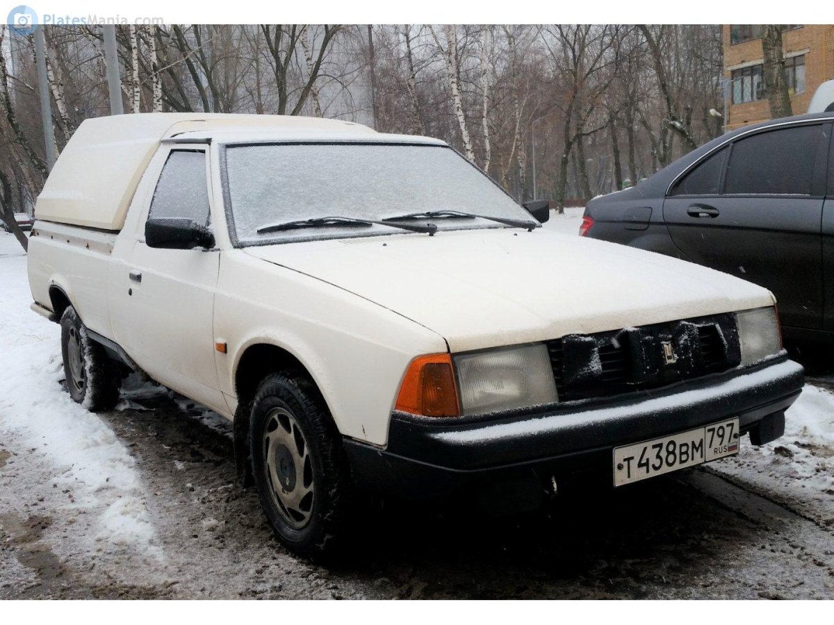 Москвич 2335 с прицепом