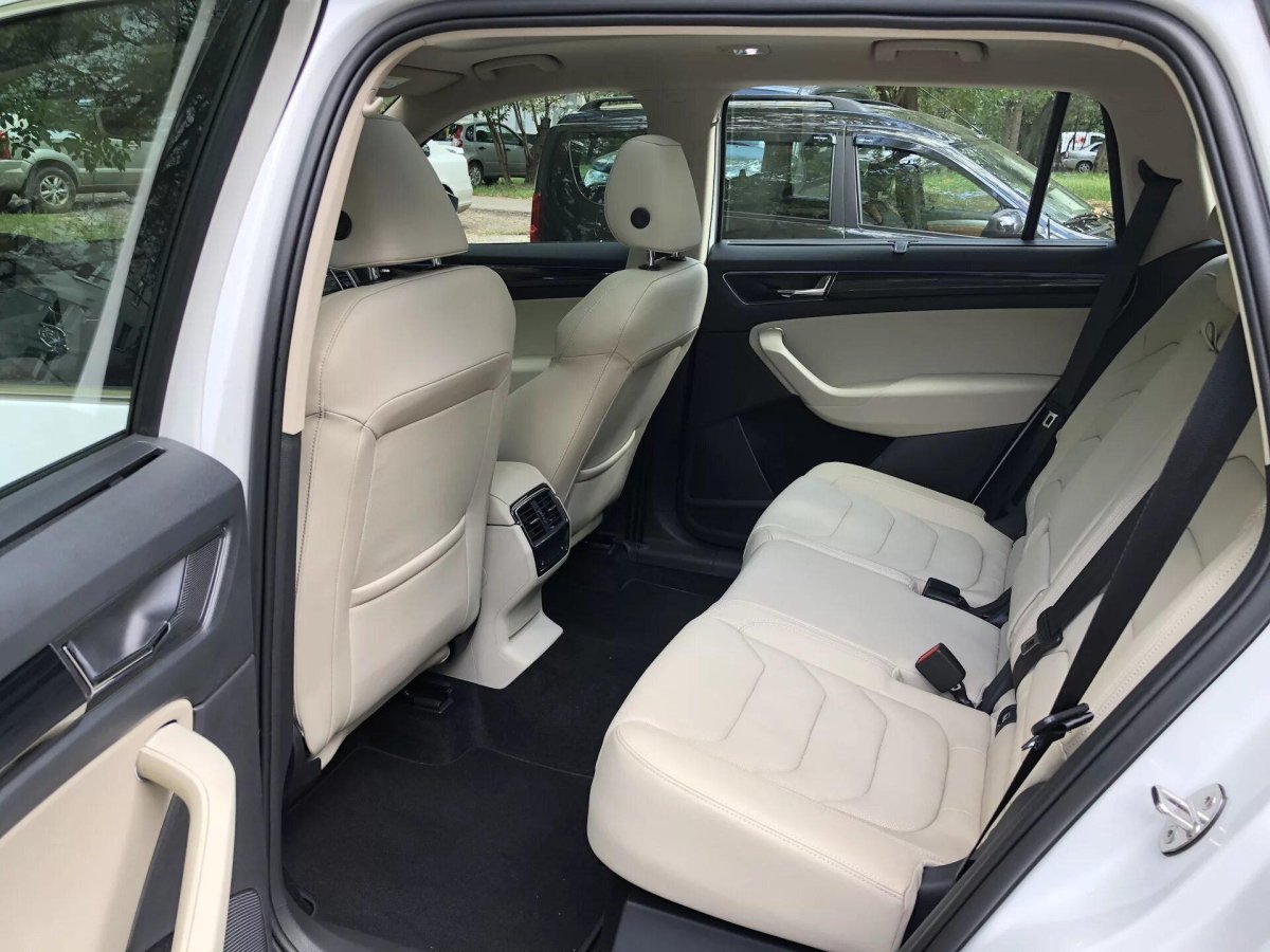 Шкода Кодиак светлый салон