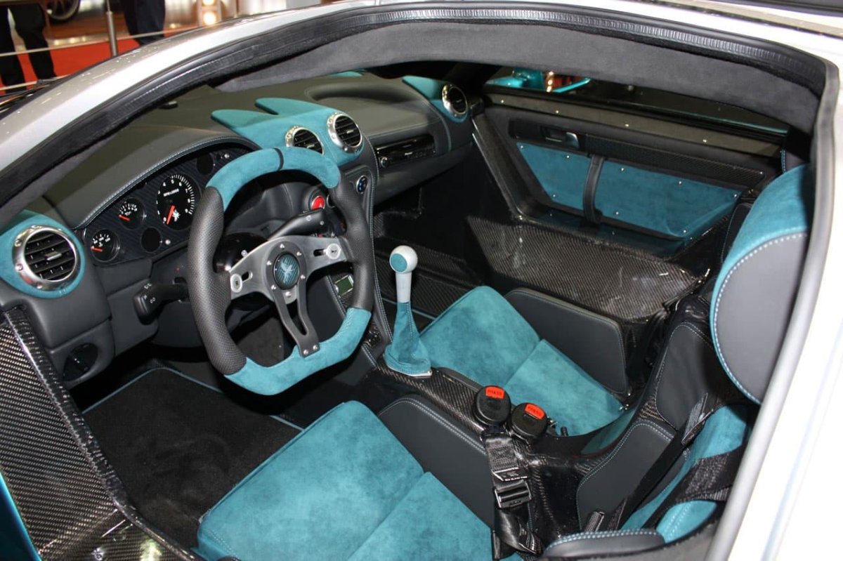 Gumpert Apollo салон