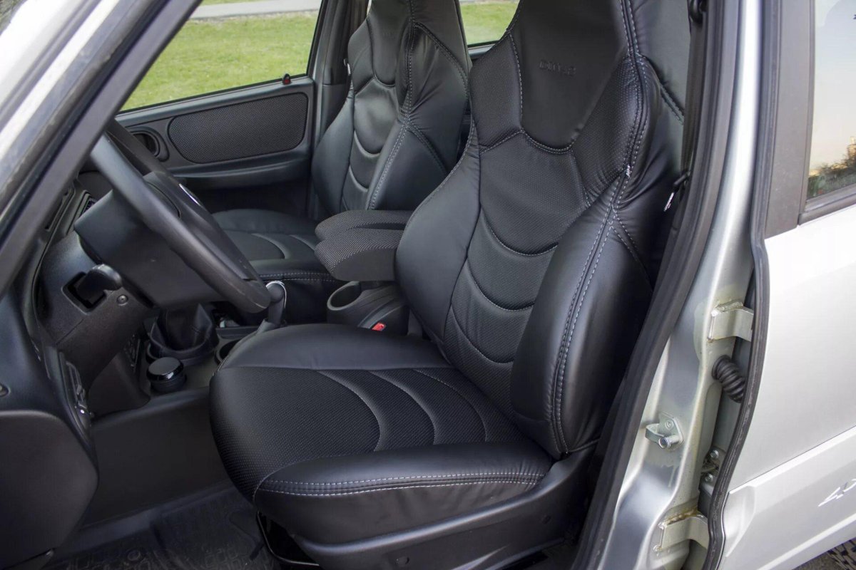 Чехлы на ниву Шевроле